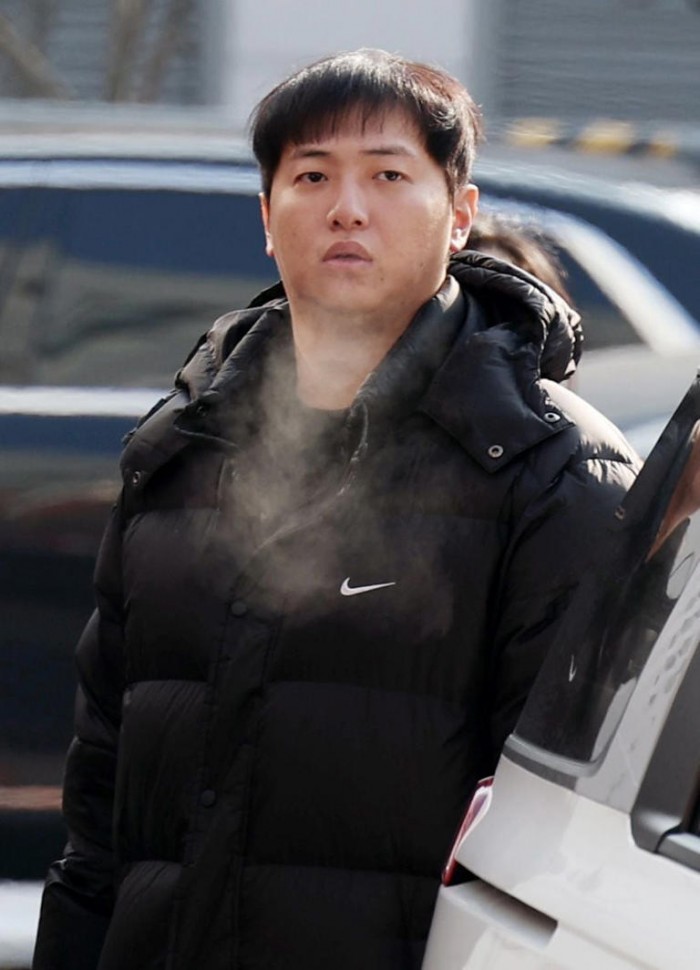 메이저리거 김하성과 류현진에 대한 공갈 등 혐의를 받는 전 야구 선수 임혜동씨가 지난달 20일 서울 강남경찰서에 조사를 받기 위해 출석한 모습. /뉴시스